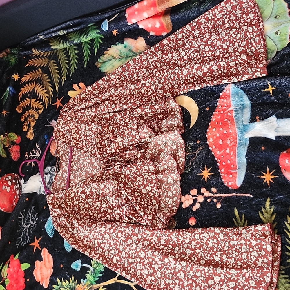 Shein long bell sleeved cover up top, tie in front, Women's size S, floral.